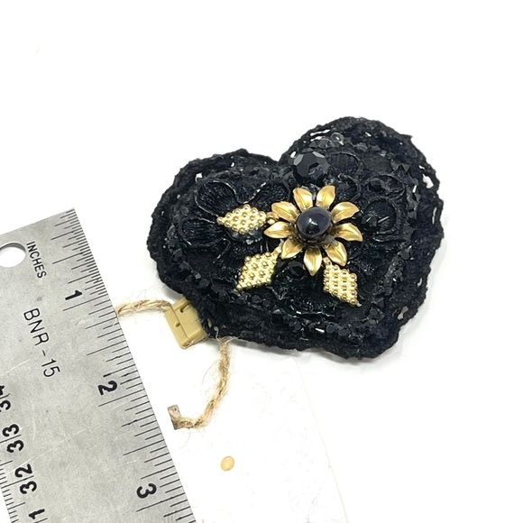 New Free People x Curried Myrrh Blanche Heart Black Clip - Picture 8 of 8